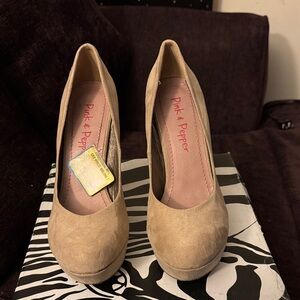 Pink & Pepper Women's Beige Heels
